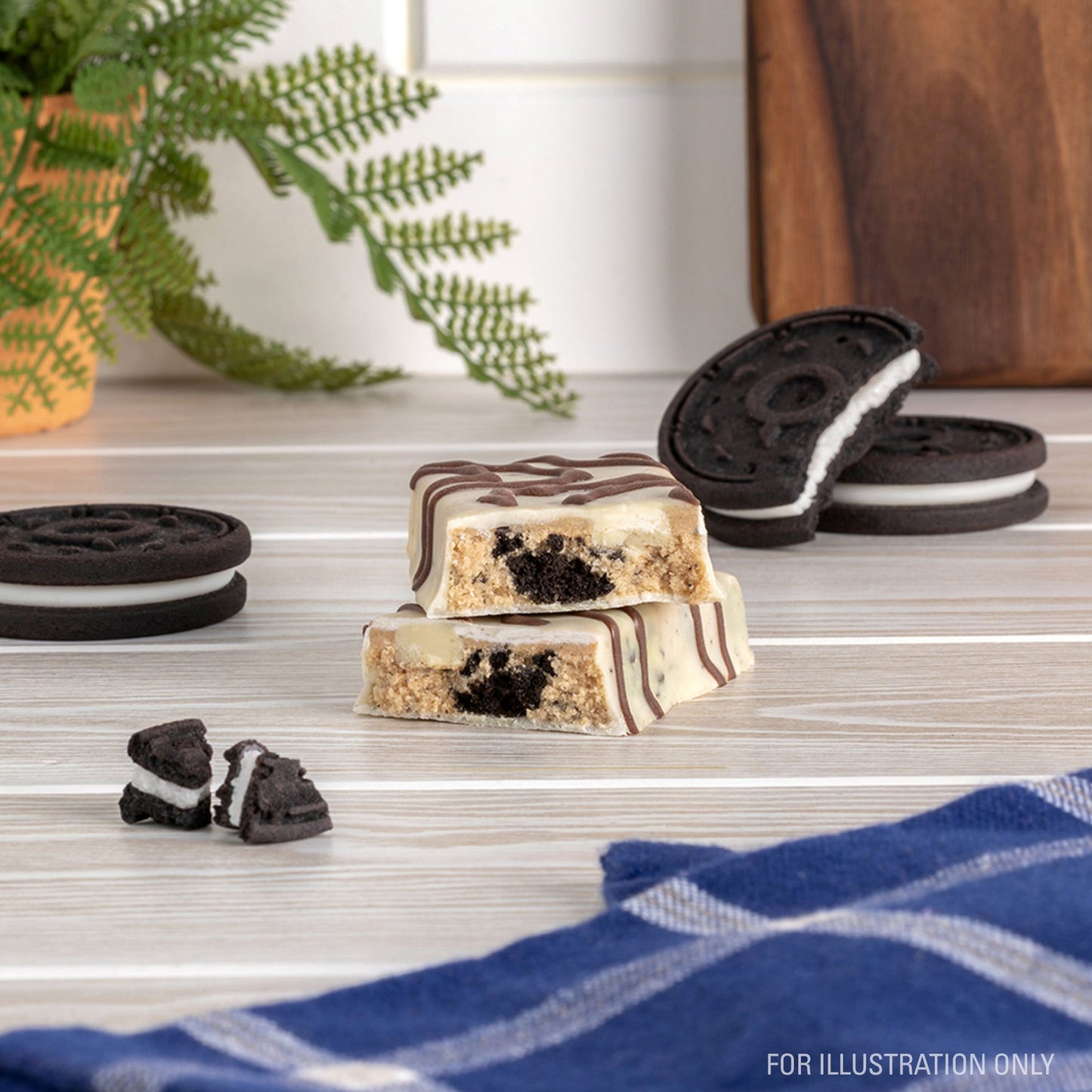 dipped-cookies-and-cream-protein-bars-g4 15807_QN_USA_ProteinBar_CAC_InterimAssetUpdate_Digital-Dipped-ProductCarouselSet_Tabletop1.jpg
